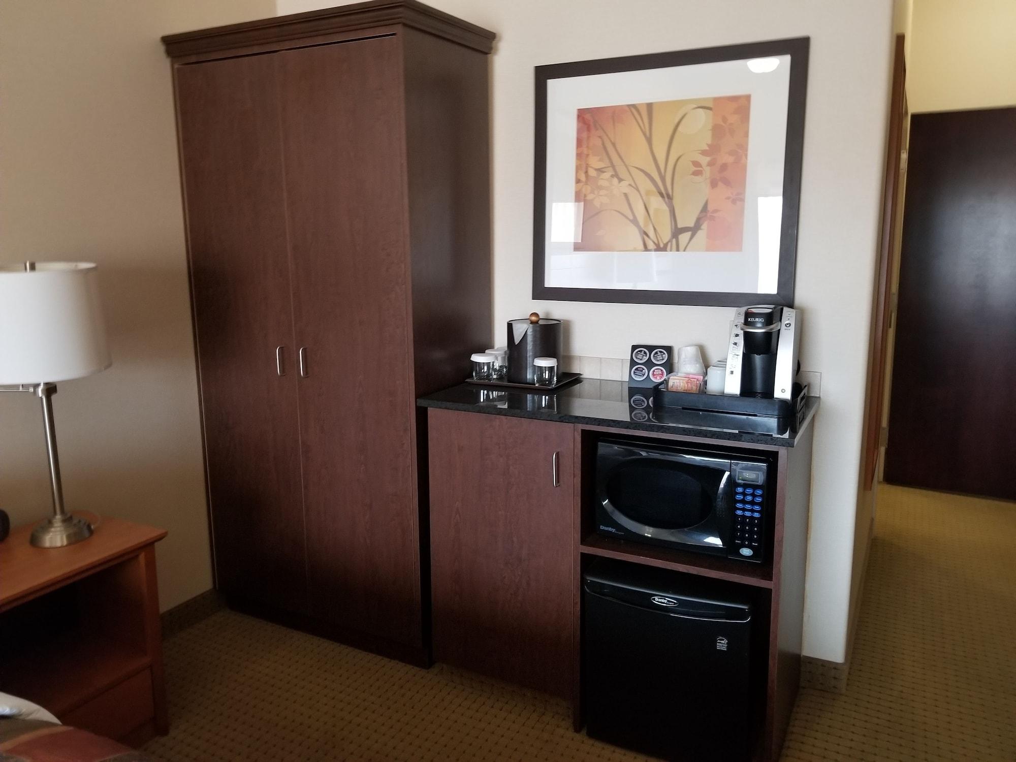 Ramada By Wyndham Drayton Valley Exterior foto