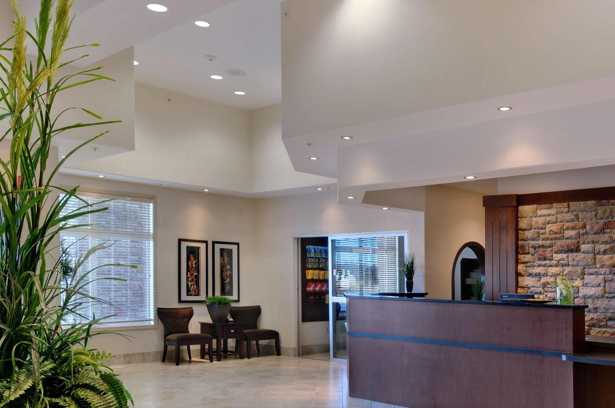 Ramada By Wyndham Drayton Valley Exterior foto